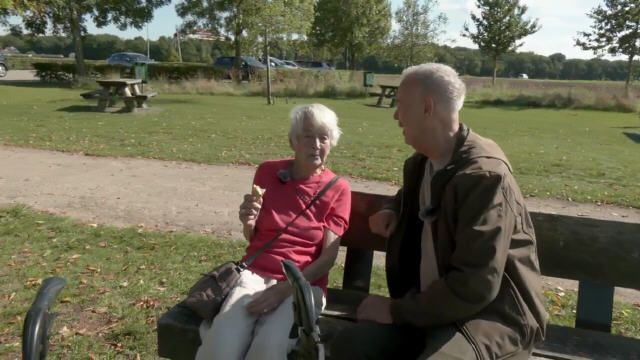 2025 IJsje eten bij veerpont (Boetegewoeën)