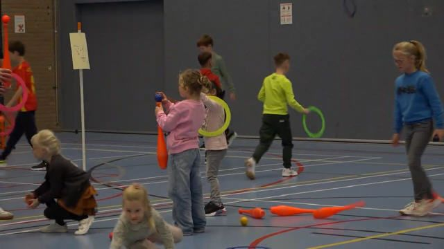 2025 Leerlingen voeren Circusacts op