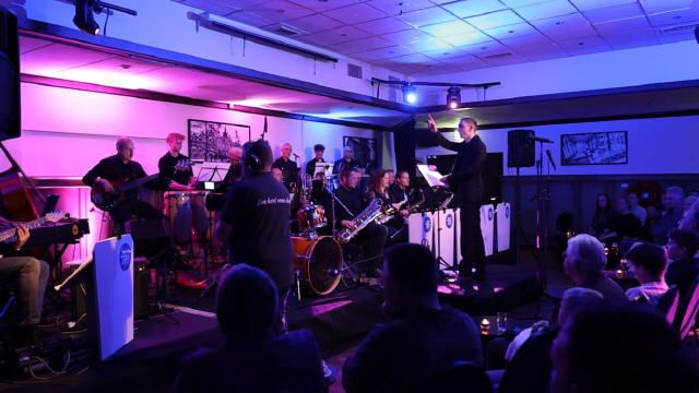 2025 Big band uit 3 kernen spelen samen (2)