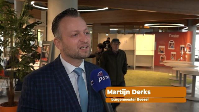 2025 Burgemeester Derks stemt in gem. Beesel